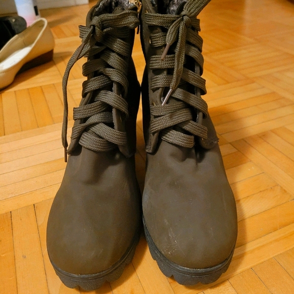 Ankle booties - Picture 1 of 2